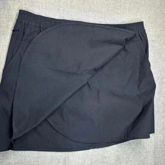 Eddie Bauer Skort Tulip Hem Black - Picture 5 of 11